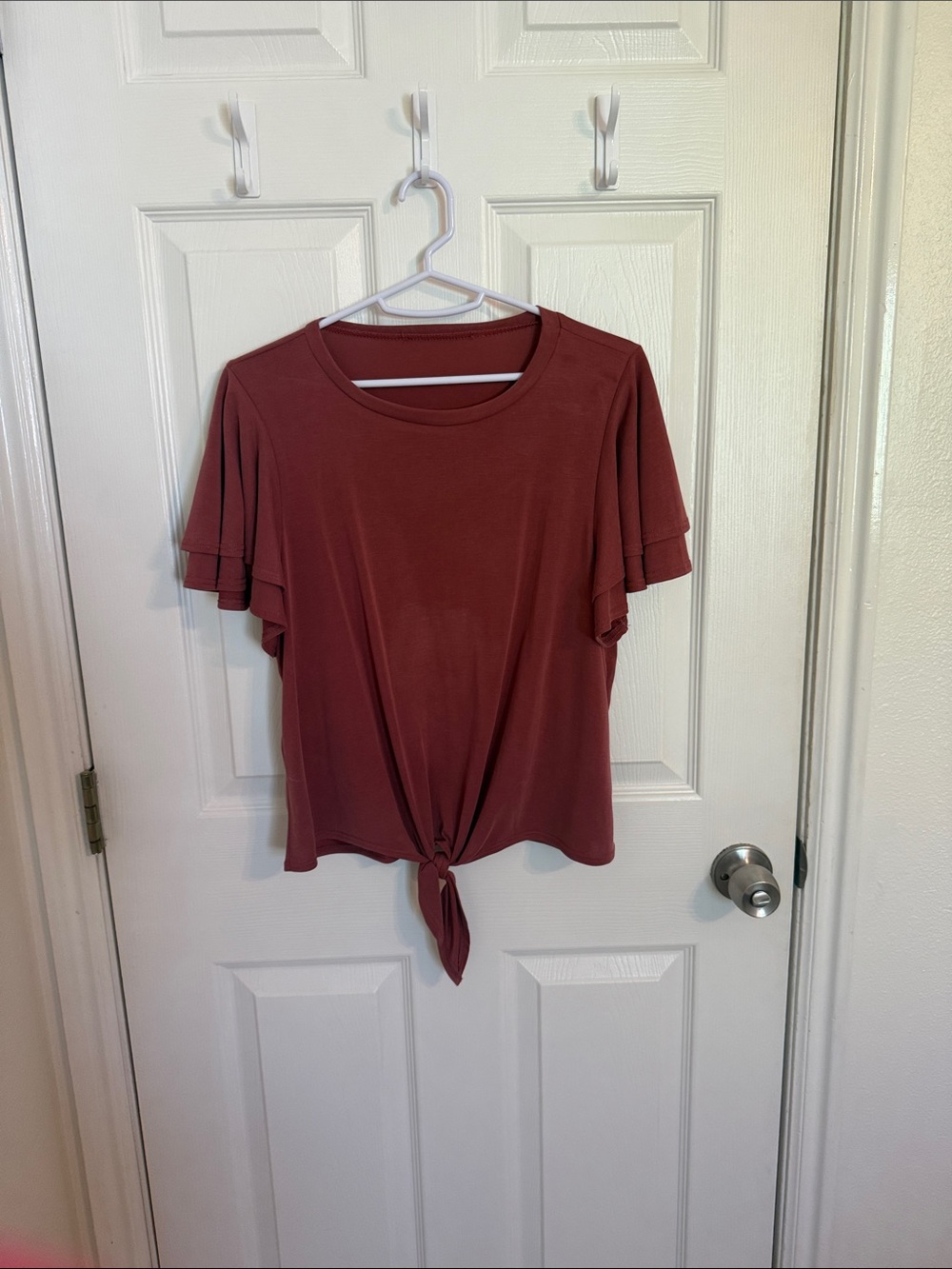 Women’s Tie-Front Flutter Sleeve Top - Rust